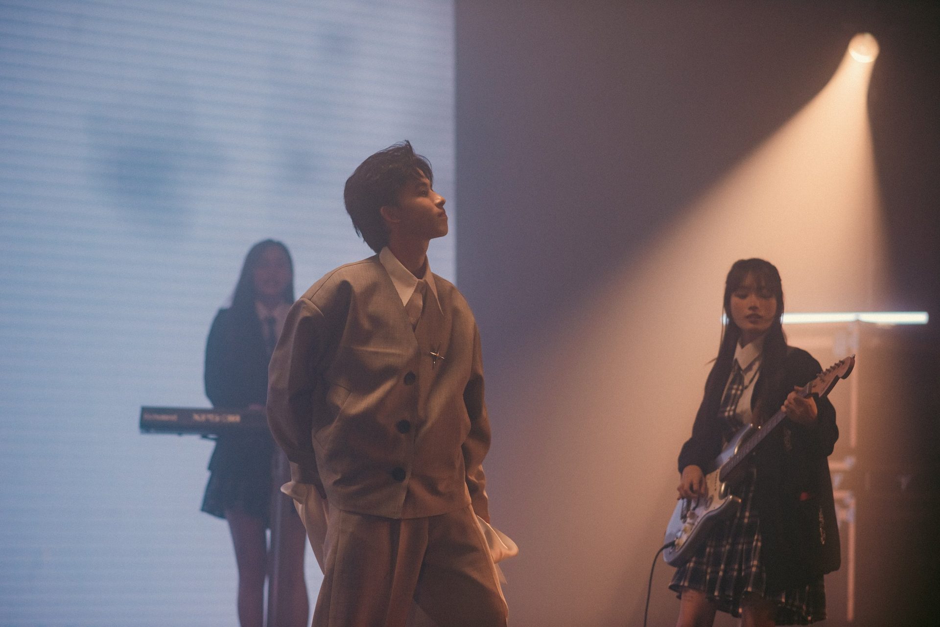 MV cinematic stage