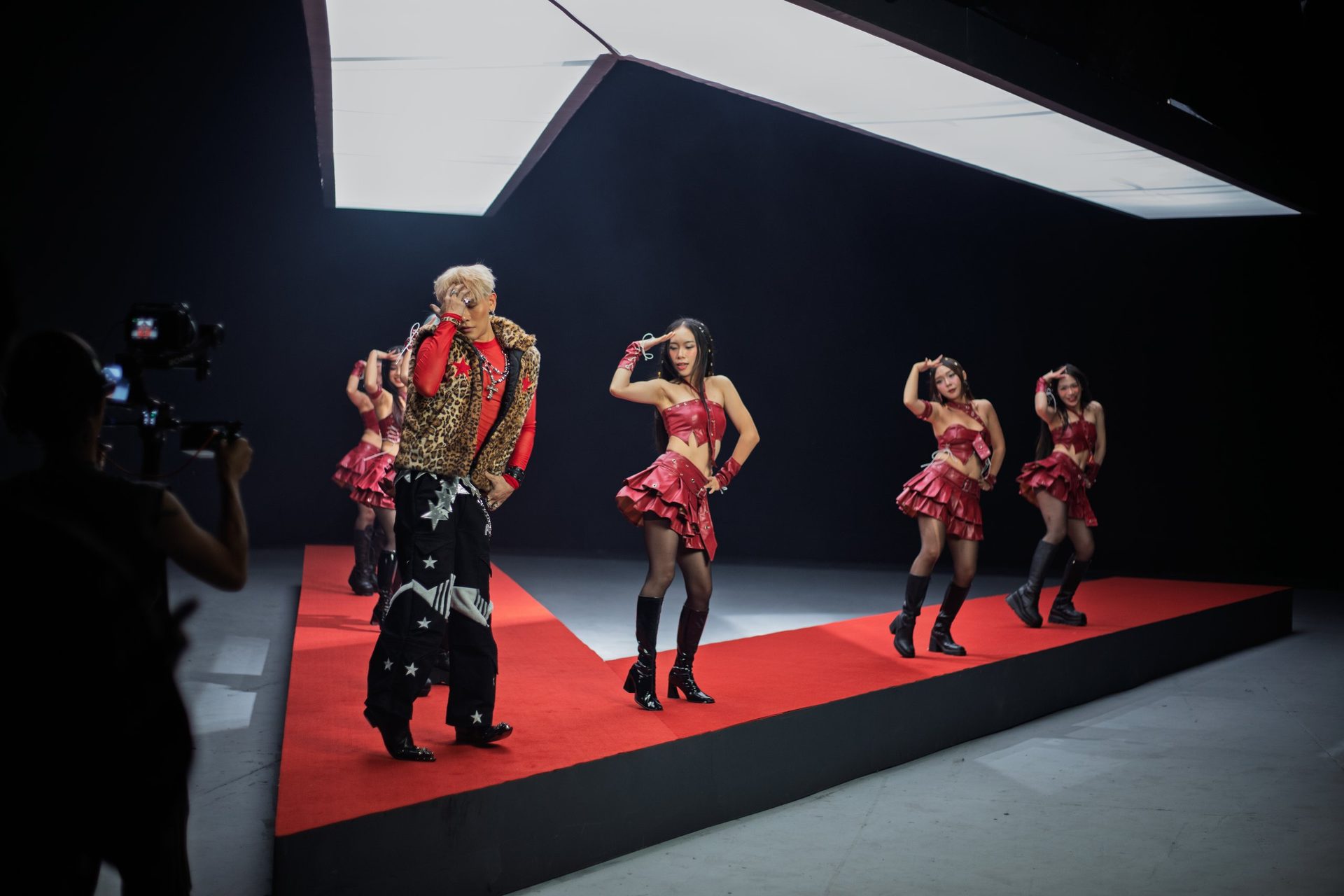 Color Grading cho MV ca nhạc — từ LOG flat đến cinematic trong 5 bước